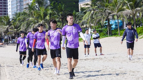  Sức ép của HLV Nguyễn Anh Đức tại Becamex TP.HCM